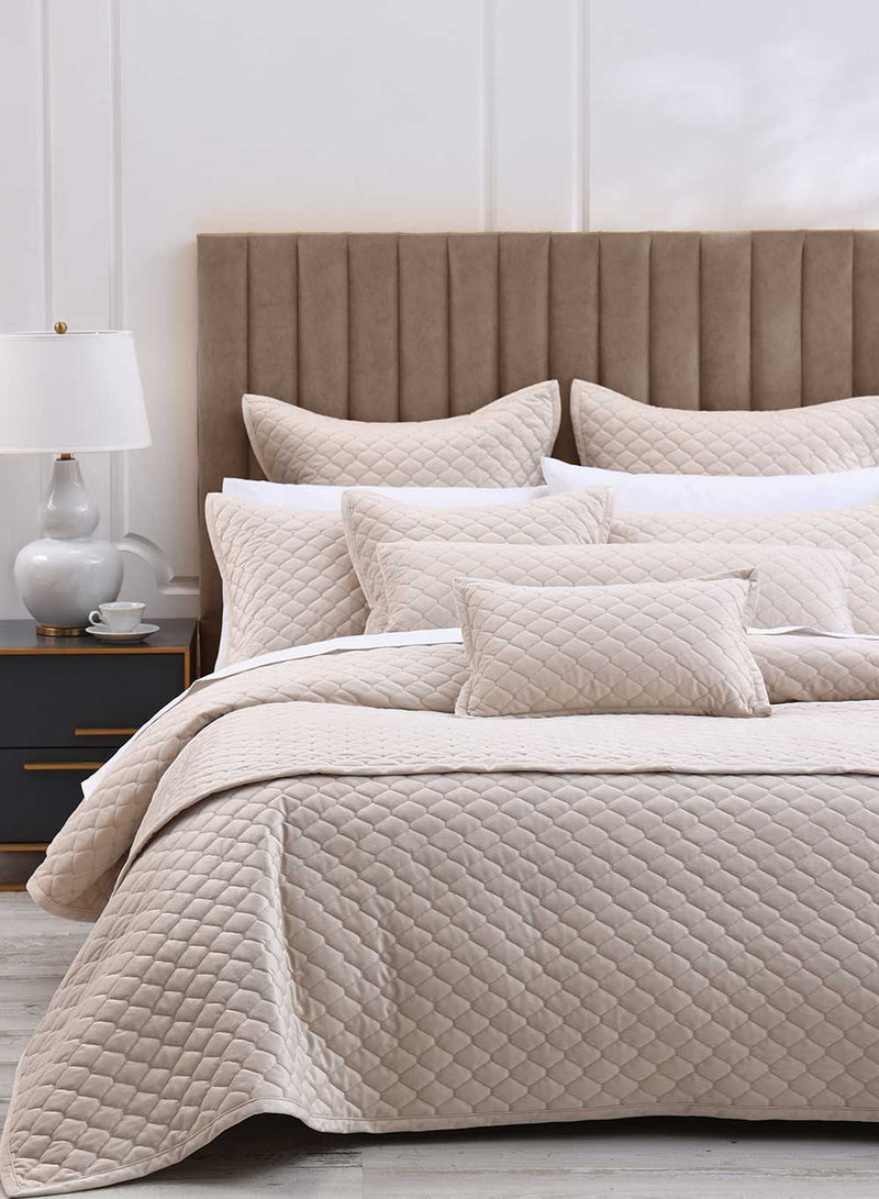 Turner Oak Bedspread Set - Latte